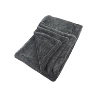 Gefaltetes CarVibeX XXL Mikrofasertrockentuch – Premium 1200 gsm, fusselfrei, langlebig und perfekt für professionelle Autopflege